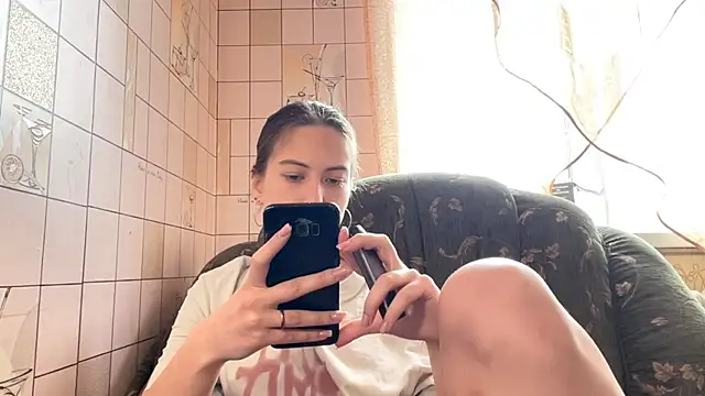 AlesiaGrainger webcam