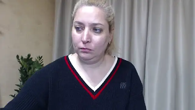 sweetpussy13 webcam