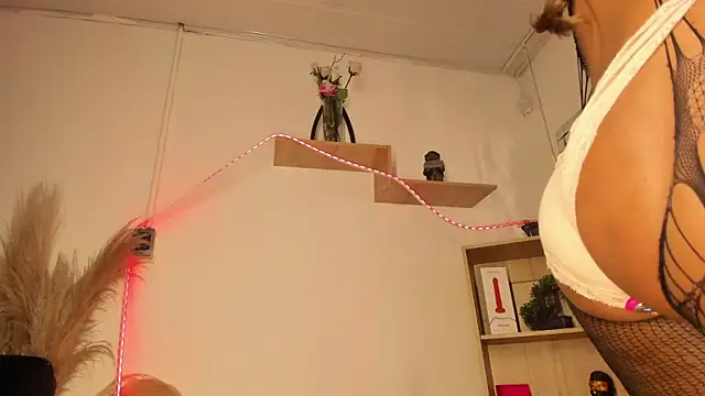 Tylla__ webcam