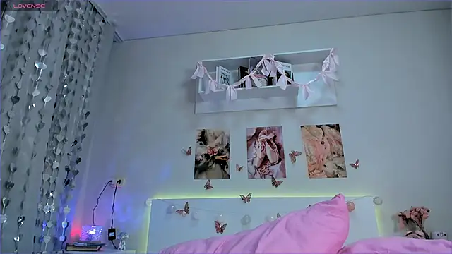 Milly_Lane webcam