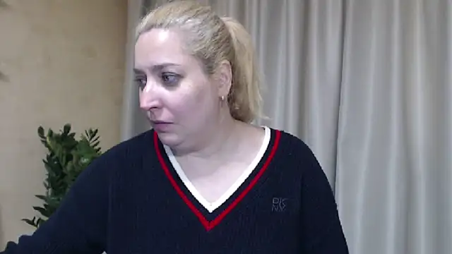 sweetpussy13 webcam