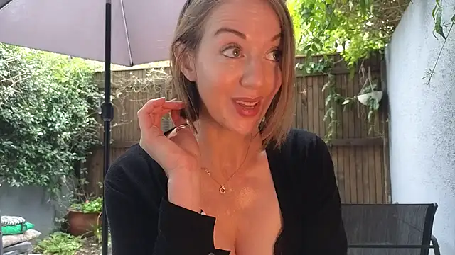 TopsyWilde webcam