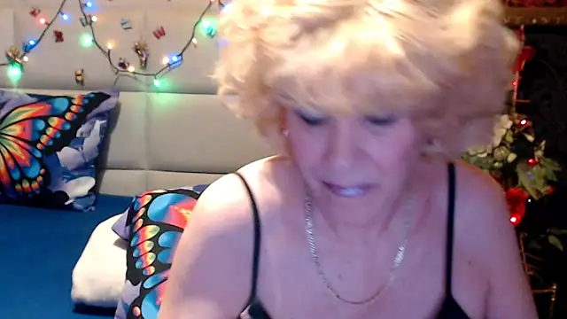 HappyWomanOn webcam