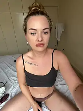ElenaRebelle webcam