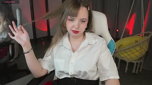LeonaHicks webcam
