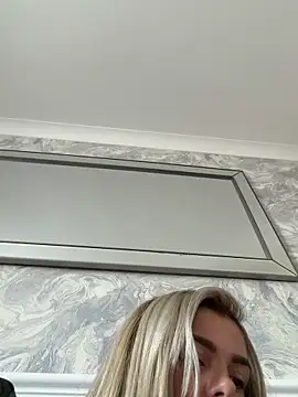 Irish_BarbieMilfx live sex cam
