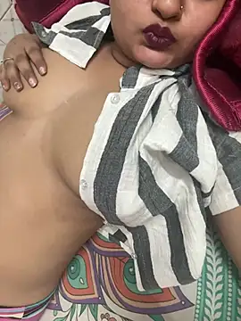 Curvy_Anaya