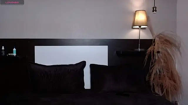 Liiamthompson webcam