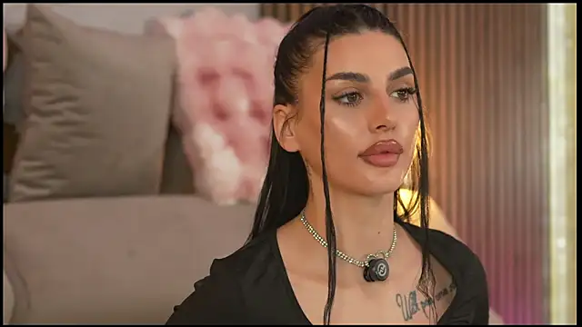 amyblair (F young) - this mouth want to work on you