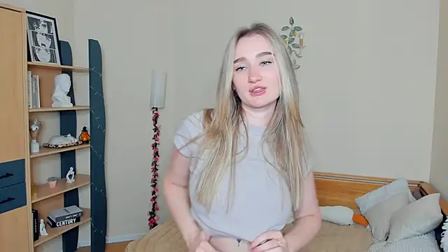 VioletteClaire webcam