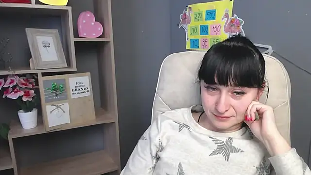 NinaFlawlees webcam
