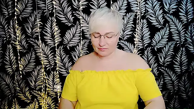 Olivia_playful webcam
