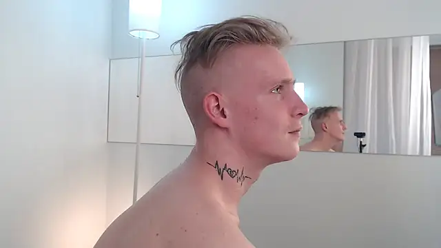 AlexxSweet webcam