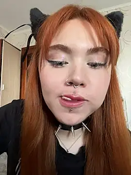 LunaMillie webcam