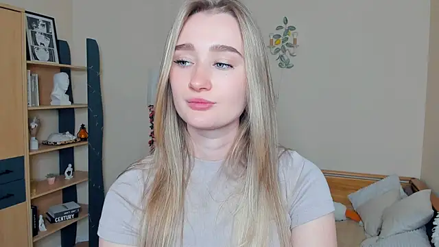 VioletteClaire webcam