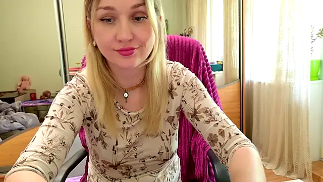 Hotty_Evochka webcam