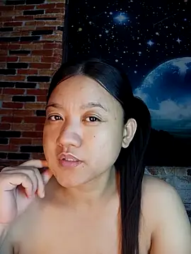 Webcam Model (Urchanel) is live