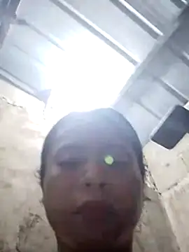 YourHotMenxie18 webcam