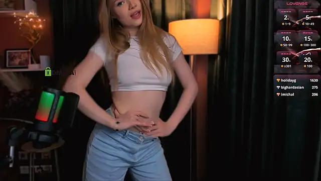 maddy_moah (F teen) - show ass 5 seconds