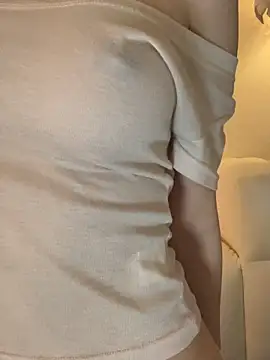 美女Xiaozuzongo1在线直播