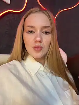 MilaMoone webcam