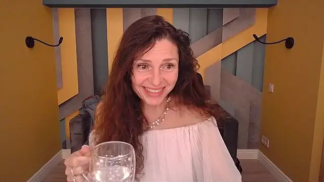 EllaLong webcam