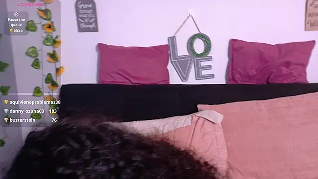 emiily_curly webcam