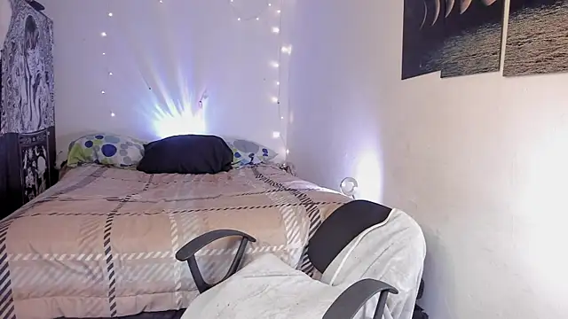 chloe_kisses webcam