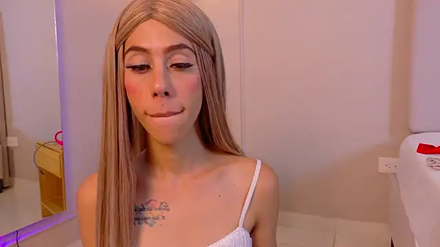 Darlyn_tenderhot__ webcam