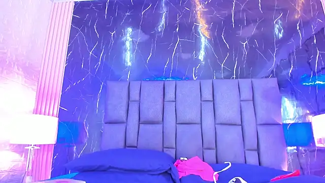 bustyglow - BustyGlow's free webcam - UK Sex Cams