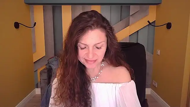 EllaLong webcam