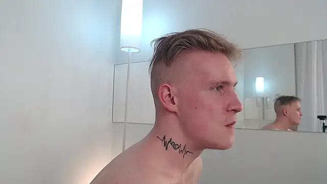 AlexxSweet webcam