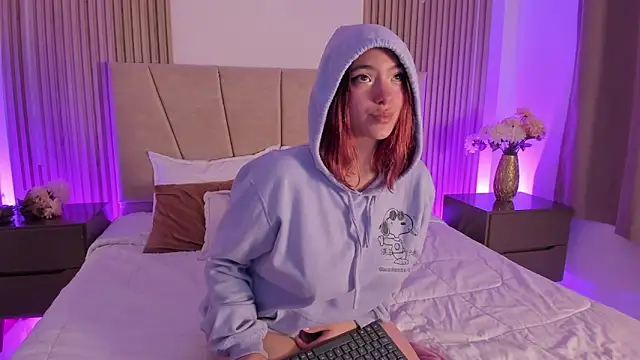 Victoria_Beaumont webcam