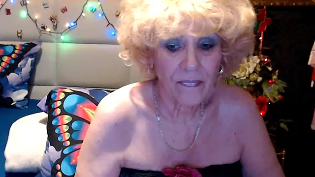 HappyWomanOn webcam