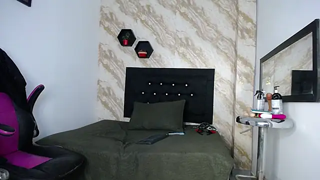 issa__love webcam
