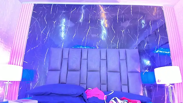 BustyGlow webcam