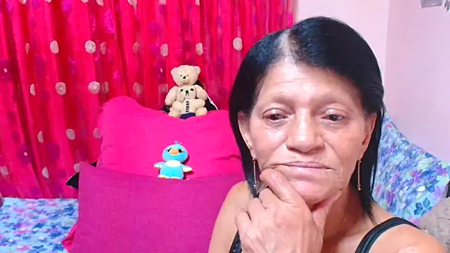 SLUTTYROXY webcam