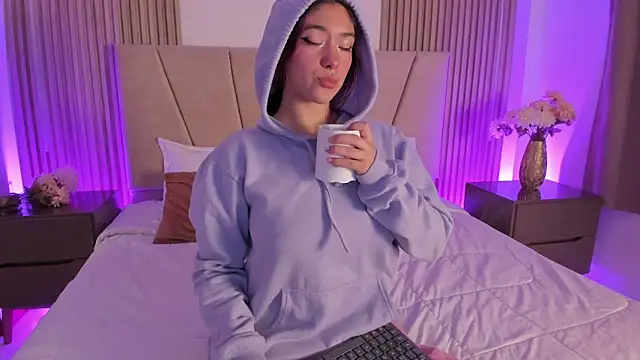 Victoria_Beaumont webcam