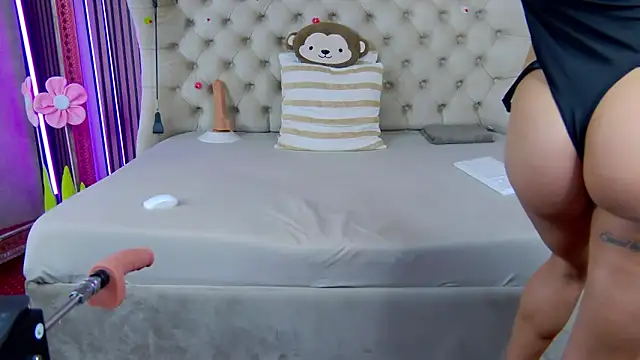 PlayfulShow webcam