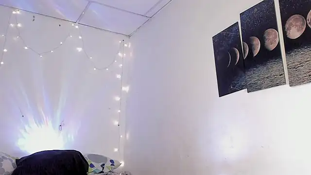 chloe_kisses webcam