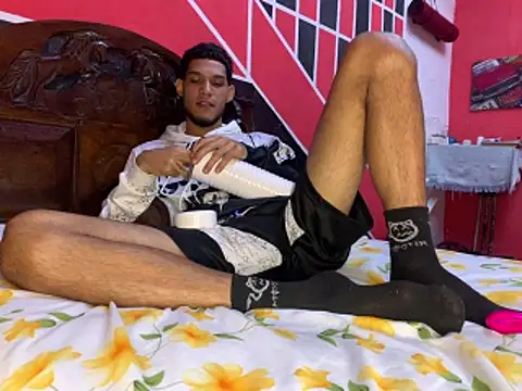 tanned_boy webcam