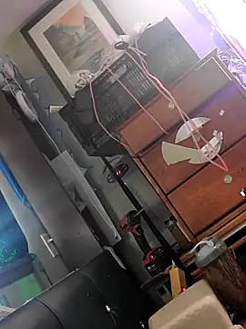 gurlnips webcam