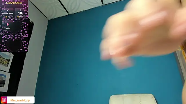 mia_scarlet69 - Mia_scarlet69's free webcam - UK Sex Cams