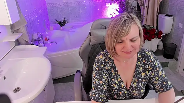 BettyGibsonn webcam