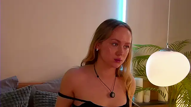 Emi_Sterling webcam
