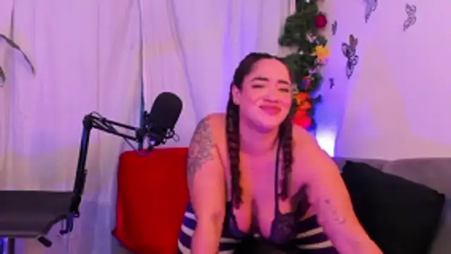 HannaMiills@xh webcam