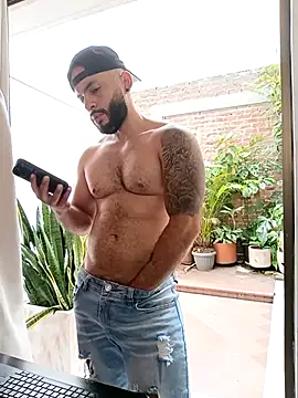 mike_savage3 (M young) - Flex show big biceps and arms muscles