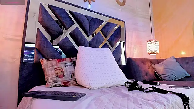 annie_vega17_ webcam