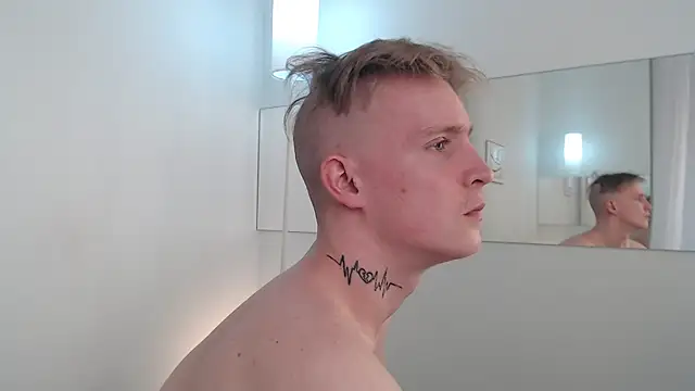 AlexxSweet webcam