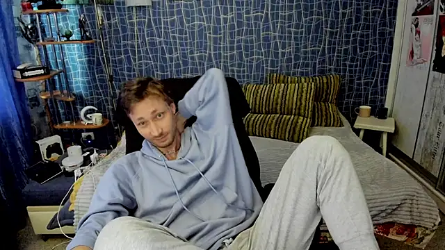CuteBoy228 webcam